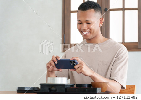 Foreign tourists eating Japanese food Foreign tourists eating Japanese food 127112482