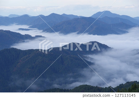 從福井縣今館郡池田町伏志山眺望池田町的雲海 127113145