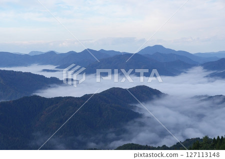 從福井縣今館郡池田町伏志山眺望池田町的雲海 127113148