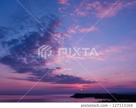 Sunset over the sea Sunset over the sea 127113168