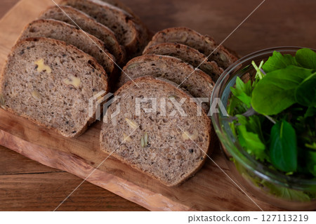 Rye bread with 7 kinds of seeds and superfoods 127113219