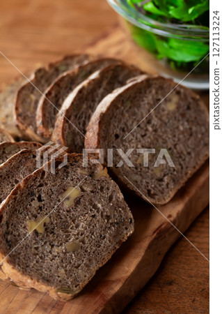 Rye bread with 7 kinds of seeds and superfoods Rye bread with 7 kinds of seeds and superfoods 127113224