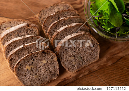 Rye bread with 7 kinds of seeds and superfoods 127113232