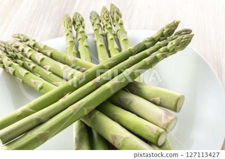 Fresh and delicious green asparagus 127113427
