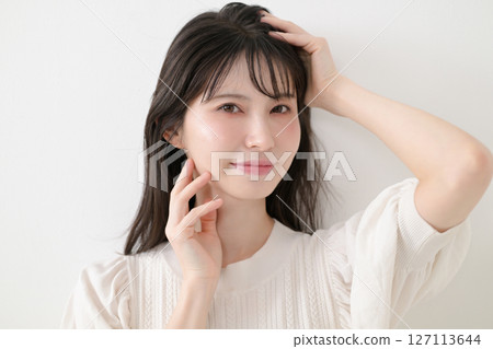 Middle-aged women, hair care, beauty 127113644