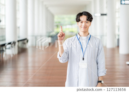 Businessman making a proposal. 127113656