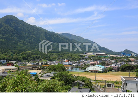 Standard angle of view of the townscape of Miyanoura, Yakushima 127113711