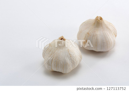 Fresh garlic 127113752