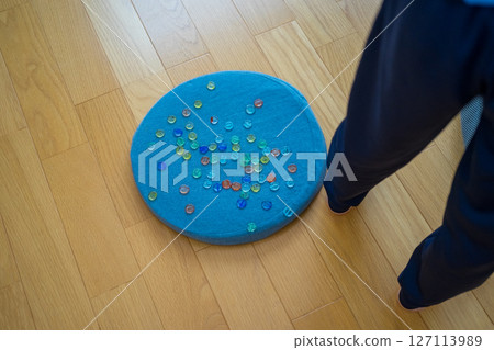 墊子上的彈珠 127113989