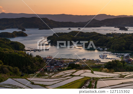 <Saga Prefecture> Rice terraces in Oura and rural scenery overlooking Imari Bay <Saga Prefecture> Rice terraces in Oura and rural scenery overlooking Imari Bay 127115302