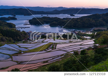 <Saga Prefecture> Rice terraces in Oura and rural scenery overlooking Imari Bay 127115310