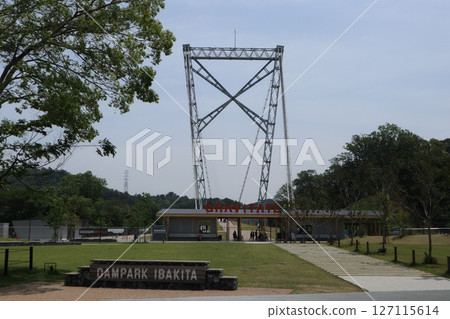 大阪府茨城縣茨城縣茨城縣大壩公園景色,這裡有日本最長的吊橋 大阪府茨城縣茨城縣茨城縣大壩公園景色,這裡有日本最長的吊橋 127115614