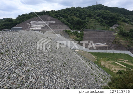 View of Dam Park Ibakita in Ibaraki City, Osaka Prefecture, home to Japan's longest suspension bridge 127115756
