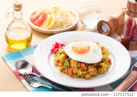 咖哩飯配煎蛋（乾咖哩） 127117522