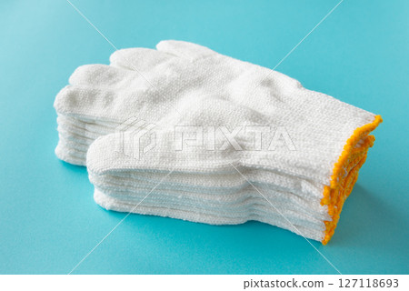 Multiple gloves Multiple gloves 127118693