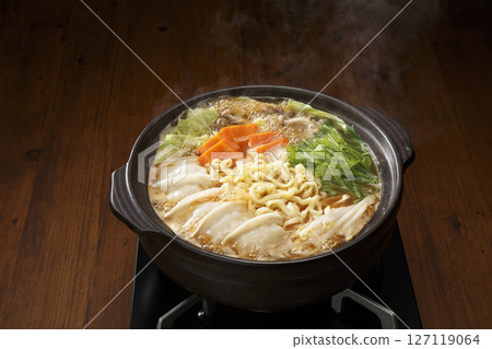 煎餃子燉拉麵 127119064