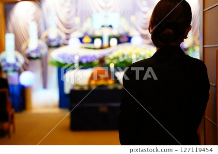 儀式小姐 127119454