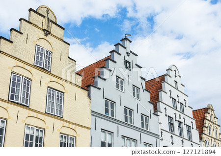 Gabled houses on the market square, Friedrichstadt, Schleswig-Holstein, Germany 127121894