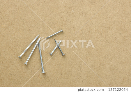 釘在MDF板上 127122054