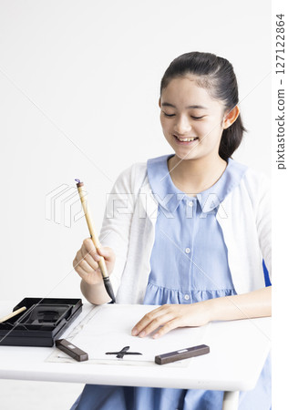 做書法的女性 127122864
