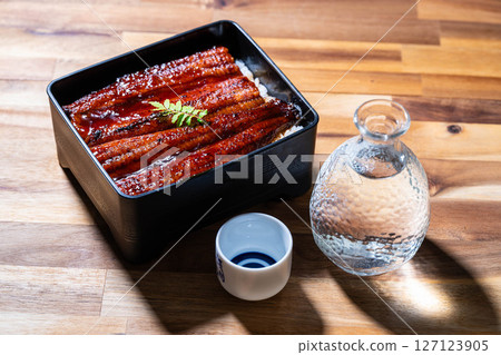 [Food ingredients] Delicious-looking unaju [Nagano Prefecture] 127123905