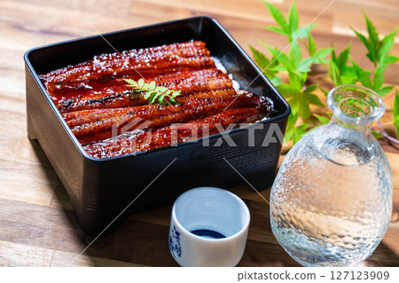 [Food ingredients] Delicious-looking unaju [Nagano Prefecture] 127123909