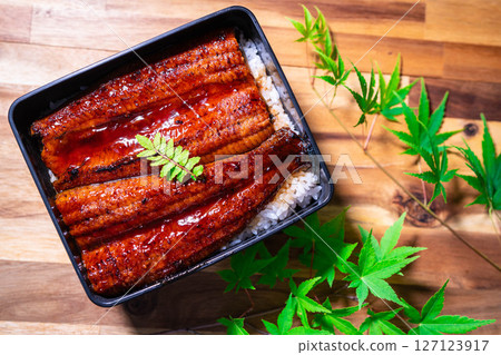 [Food ingredients] Delicious-looking unaju [Nagano Prefecture] 127123917