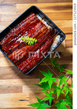 [Food ingredients] Delicious-looking unaju [Nagano Prefecture] 127123919
