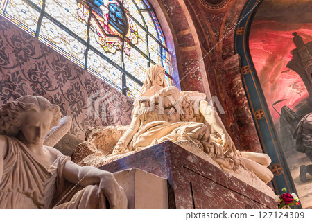Saint-sulpice church, lateral chapel, Paris, France 127124309