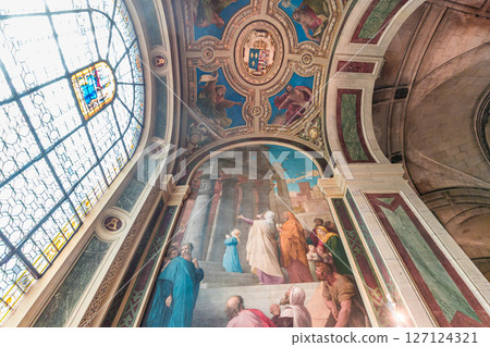 Saint-sulpice church, lateral chapel, Paris, France 127124321