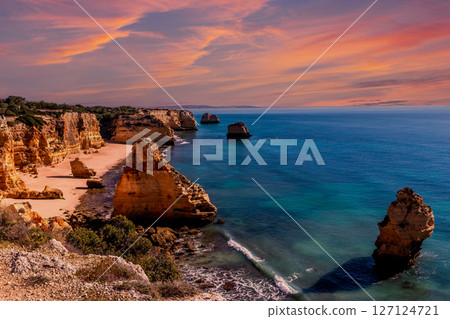 Marinha beach, Algarve, Portugal 127124721
