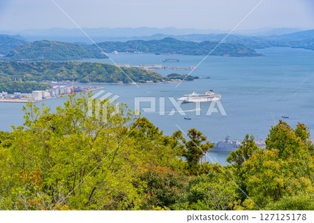 （長崎縣）從弓張岳展望台眺望豪華遊輪「DREAM號」抵達 127125178