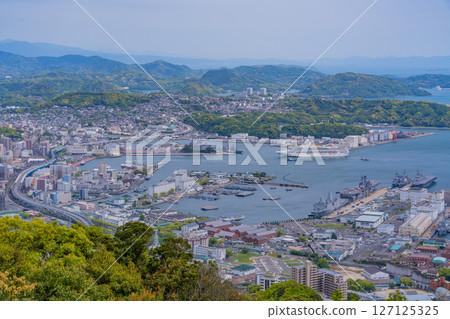 （長崎縣）從弓張岳瞭望台眺望佐世保市 127125325