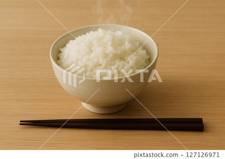 一位提供禮貌服務的女殯葬工作人員 127126971