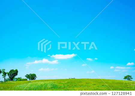 Blue sky and clouds and prairie Blue sky and clouds and prairie 127128941