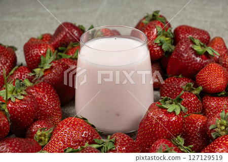 Fresh Ripe Strawberries with Creamy Strawberry Yogurt in Clear Glass 127129519