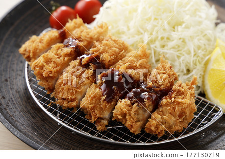 Pork loin cutlet 127130719