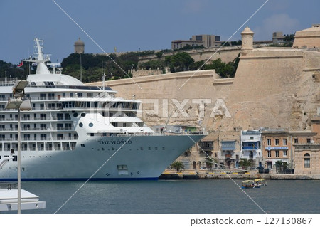 遊輪停靠在馬耳他共和國馬耳他三城維托里奧薩大港 127130867