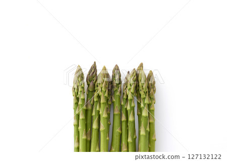 白色背景上的綠蘆筍 127132122