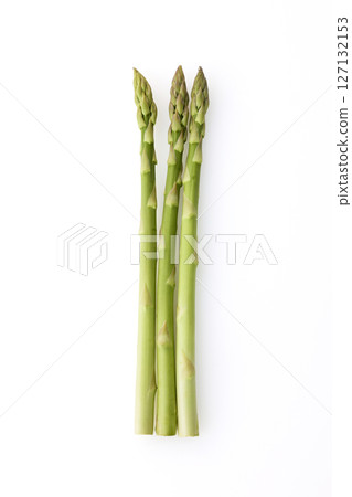 green asparagus on white background 127132153