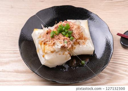 Grated rice cake Grated rice cake 127132300