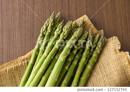 Asparagus  127132743