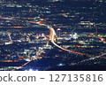 從大山眺望東名高速公路的夜景 127135816