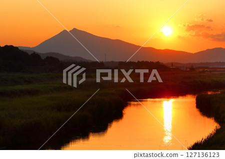 浪漫的茨城（古時，男女在筑波山腳下舉行名為「歌垣」的儀式。）石岡市、小瀨川 127136123