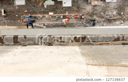 Crane cradle platform. Crane cradle platform. 127136637