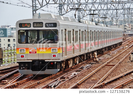 Tokyu Oimachi Line (Tokyu Corporation, 9000 series) Tokyu Oimachi Line (Tokyu Corporation, 9000 series) 127138276