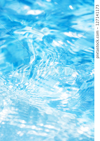 波光粼粼的水面，夏日色彩影像 127141173