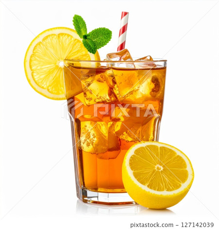 Iced Tea with Lemon and Mint in Glass 127142039