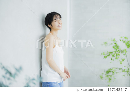 年輕女性的美麗形象 127142547