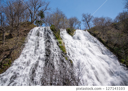Oshinkoshin Falls (Shiretoko, Hokkaido) 127143103